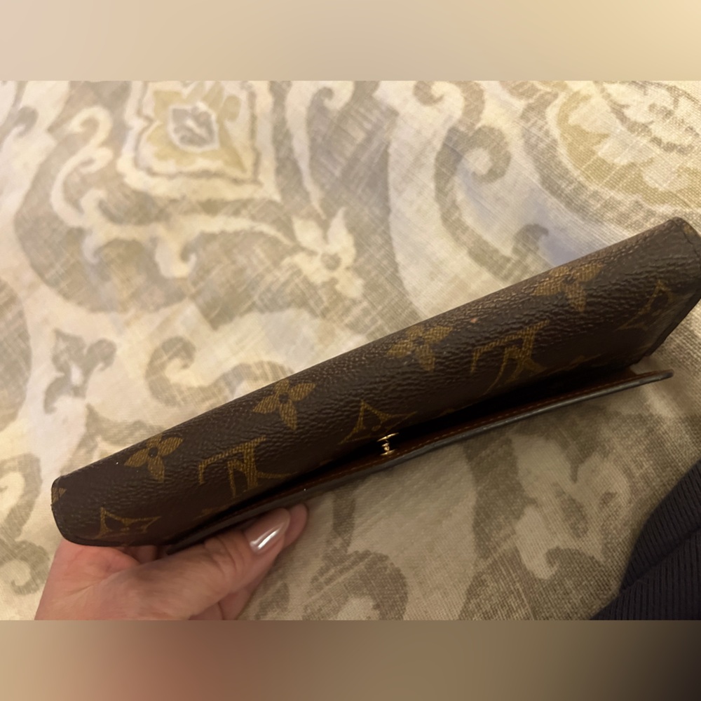 Louis Vuitton Sarah Wallet Authentic - Picture 5 of 12